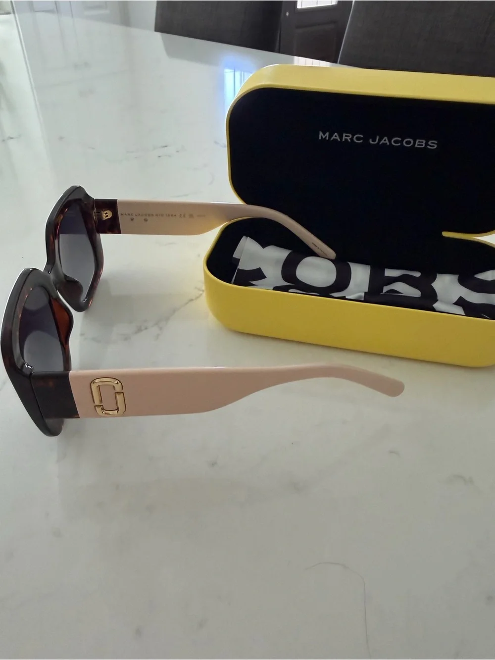 Marc Jacobs Tortoiseshell Square Sunglasses with Brown Gradient Lenses